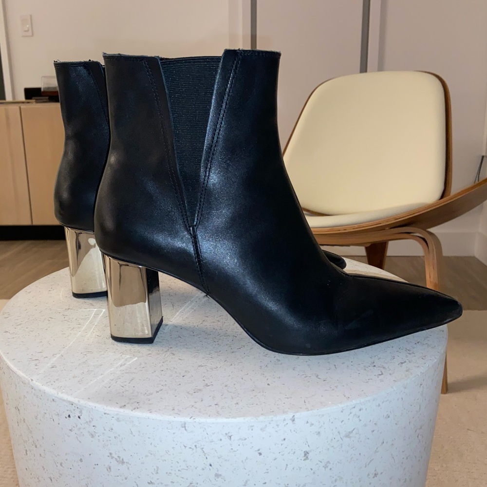 Zara leather boots 2.5”